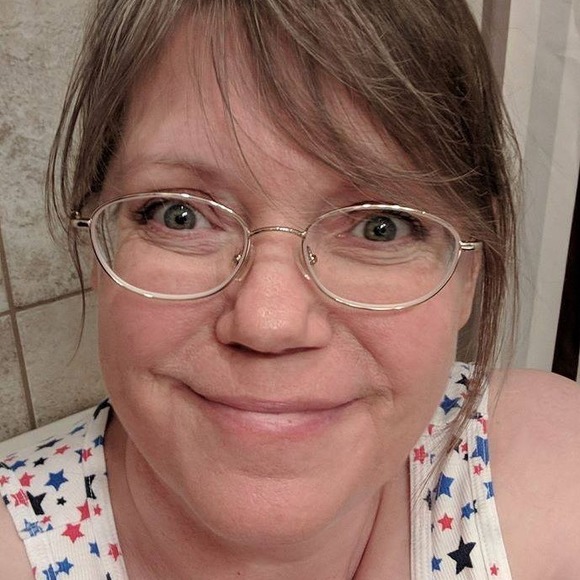 Meet your Posher, Janet - Picture 1 of 1